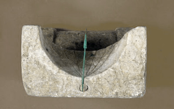ancient-sundial-polychrono